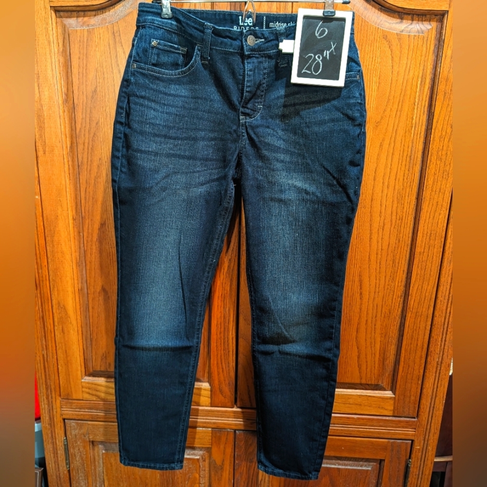 Lee Riders 6M dark rinse faded Midrise Skinny cotton‎ blend jeans